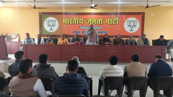 बागपत भाजपा संगठन को संबोधित करते जसवंत सैनी बागपत भाजपा संगठन को संबोधित करते जसवंत सैनी