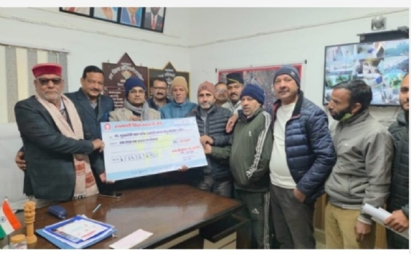 धराली आपदा पीडितों ने बौखनाग समिति ने  बढ़ाये हाथ