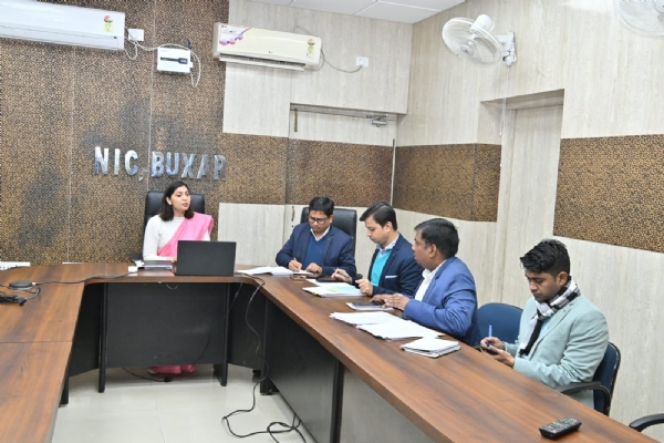 बैठक के शामिल जिलाधिकारी साहिला बैठक के शामिल जिलाधिकारी साहिला