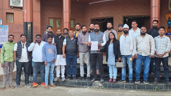 युवा कांग्रेस ने गांधी मैदान के सुधार व नई प्रबंधन समिति के गठन हेतु सौंपा ज्ञापन युवा कांग्रेस ने गांधी मैदान के सुधार व नई प्रबंधन समिति के गठन हेतु सौंपा ज्ञापन