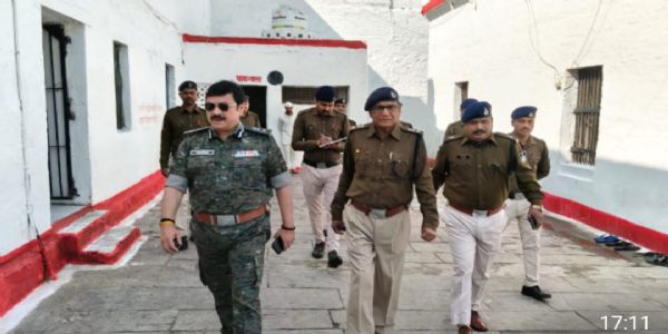 राजगढ़ः बंदियों के मानवीय अधिकार एवं स्वास्थ्य को लेकर संवेदनशीलता से कार्य करें- डीजी वरुण कपूर