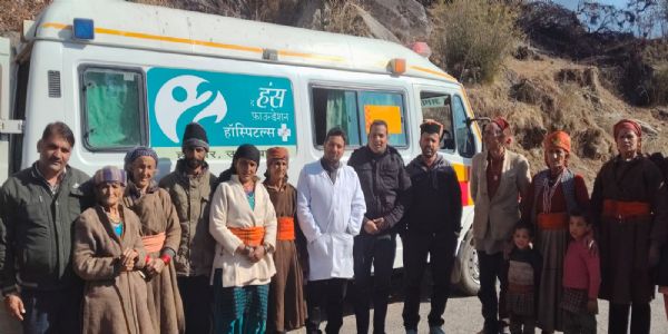 देवजानी गांव में हंस फाउंडेशन का निःशुल्क नेत्र जांच