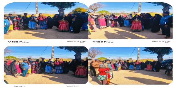 मांडर के रेगे गांव में जरूरतमंदों के बीच जिप सदस्य ने किया कंबल वितरण