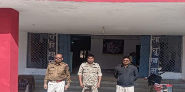 मुर्गा बनाने को लेकर हुए विवाद में पति द्वारा पत्नी की गला घोंटकर हत्या , आत्महत्या का रूप देने का किया था प्रयास