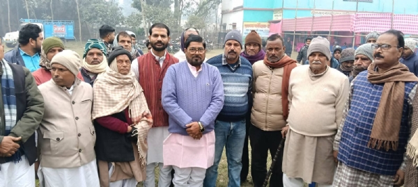 अररिया फोटो:श्रद्धांजलि कार्यक्रम में गणमान्य लोग अररिया फोटो:श्रद्धांजलि कार्यक्रम में गणमान्य लोग