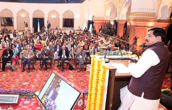 मुख्यमंत्री 19वें डॉ. विष्णु श्रीधर वाकणकर राष्ट्रीय सम्मान समारोह और राष्ट्रीय संगोष्ठी को संबोधित करते हुए मुख्यमंत्री 19वें डॉ. विष्णु श्रीधर वाकणकर राष्ट्रीय सम्मान समारोह और राष्ट्रीय संगोष्ठी को संबोधित करते हुए