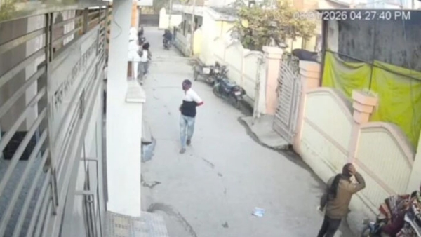 फयरिंग कर भागते बदमाश