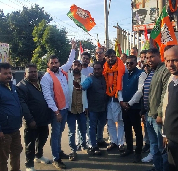 सुभाष चौक पर युवाओं ने किया स्वागत