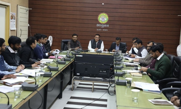 एसीएस मंडलोई और राजन ने की स्थिति की समीक्षा