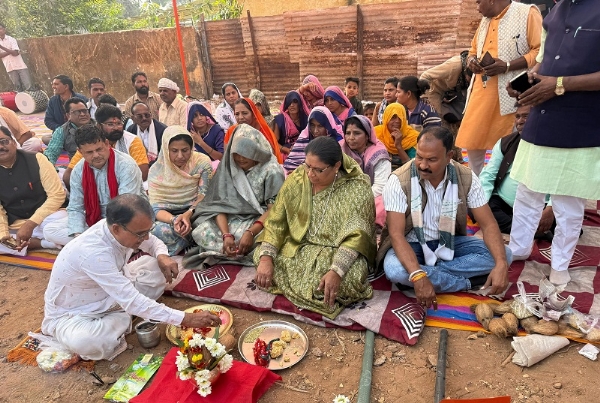 निर्माण कार्यों का भूमि पूजन निर्माण कार्यों का भूमि पूजन