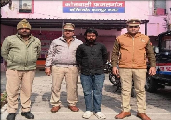 पुलिस की गिरफ्त में शातिर पुलिस की गिरफ्त में शातिर