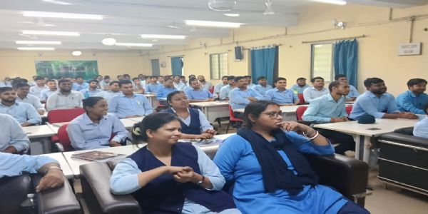 लोको पायलटों को मिला आग से बचाव का प्रशिक्षण