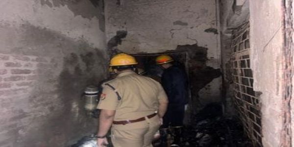 फैक्टरी में लगी भयंकर आग, सात दमकल ने पाया काबू