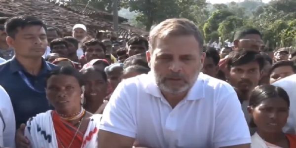 (अपडेट) मप्र के बालाघाट में मृत बच्चों के परिवारों से मिले राहुल गांधी, बोले- आदिवासी देश के मालिक, इन्हें हक मिले