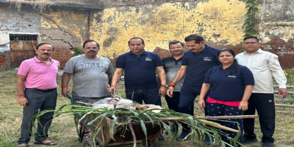 सेवा संकल्प अभियान के तहत कमला नेहरू पार्क में चला स्वच्छता अभियान