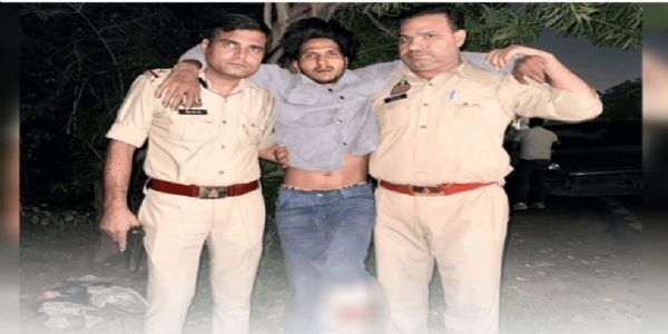 पुलिस मुठभेड़ में शातिर लुटेरा गिरफ्तार