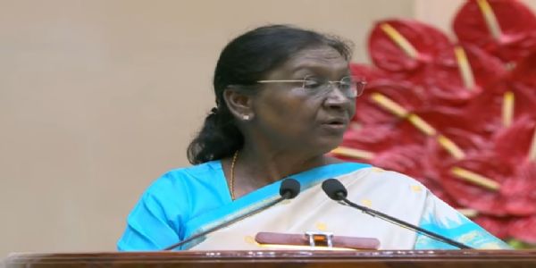 युद्ध और संघर्ष के दौर में महात्मा गांधी का शांति व अहिंसा का संदेश अधिक प्रासंगिक : मुर्मु