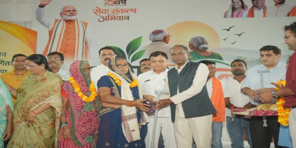कोरबा में अंतर्राष्ट्रीय वृद्धजन दिवस पर वरिष्ठ वंदन सम्मान समारोह, शॉल-श्रीफल से हुआ बुजुर्गों का सम्मान