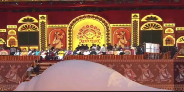 महालया पर मनमोहक रोशनी और संगीतमय प्रस्तुतियों से गुलजार हुआ ईडन गार्डेन, लेजर और ड्रोन शो के जरिए देवी दुर्गा का भव्य स्वागत