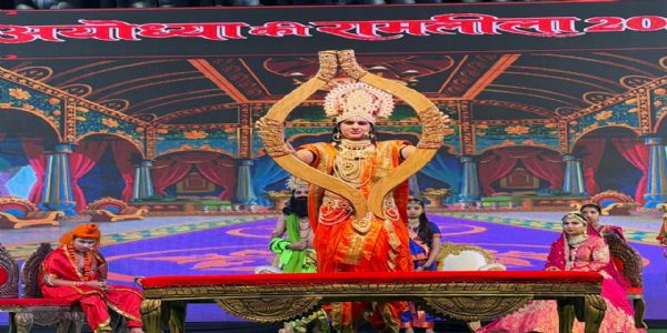 दिल्ली में सजी फिल्मी सितारों की रामलीला, पहली बार बाल कलाकारों ने किया संपूर्ण रामायण का मंचन