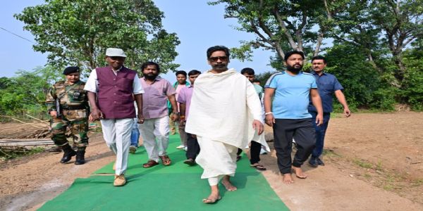 मां के श्राद्धकर्म की तैयारियों में जुटे हेमंत सोरेन