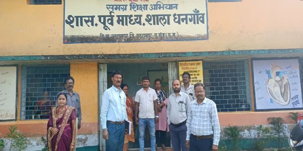 स्कूलों के औचक निरीक्षण में कम उपस्थिति पर प्रधान पाठक को नोटिस, एक साल से गैरहाजिर लिपिक पर भी कार्रवाई