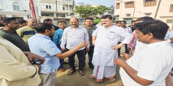 दुर्गा पूजा और रामलीला से पहले मंदिरों का होगा कायाकल्प, महापौर ने दिए निर्देश