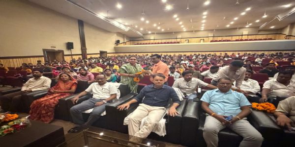 इंदिरा कला संगीत विश्वविद्यालय खैरागढ़ में ‘नमो सेवा– अनकही कहानियां’ का जिलास्तरीय भव्य नाट्य मंचन