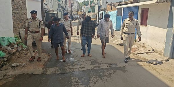 रायपुर : क्रिकेट बैट से जानलेवा हमला करने वाले तीन आरोपित गिरफ्तार, पिस्टल बरामद