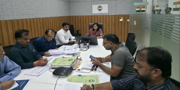 ग्वालियरः कलेक्टर ने की स्मार्ट सिटी के विकास कार्यों की समीक्षा, गुणवत्ता के साथ समय पर कार्य पूर्ण करने के दिए निर्देश
