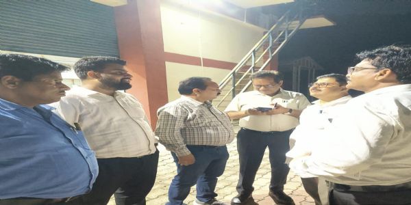 मीरजापुर : लहुरियादह में पेयजल आपूर्ति की हकीकत परखने पहुंचे एडीएम, ग्रामीणों से लिया फीडबैक