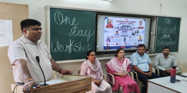 मीडिया उद्योग की जरूरतों के अनुसार खुद को ढालें विद्यार्थी : डॉ. दिवाकर अवस्थी