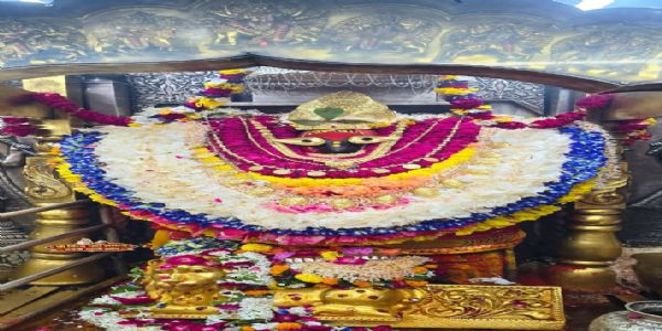 विंध्याचल धाम में सुरक्षा के कड़े इंतजामों के बीच रविवार से नवरात्र मेला, जिलाधिकारी ने देखी व्यवस्थाएं