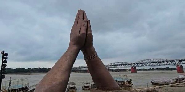 वाराणसी : बाढ़ का पानी कम होते ही गंगा घाटों पर सिल्ट की हाेगी सफाई, निगरानी के लिए अफसर तैनात