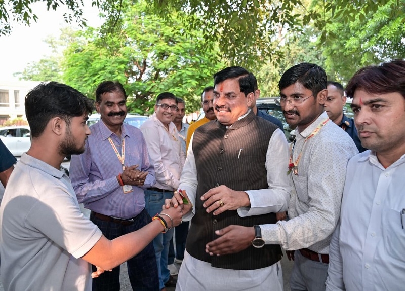 मुख्यमंत्री डॉ. यादव बिहार के बोधगया में सेवा भारती के शिविर में पहुंचे मुख्यमंत्री डॉ. यादव बिहार के बोधगया में सेवा भारती के शिविर में पहुंचे