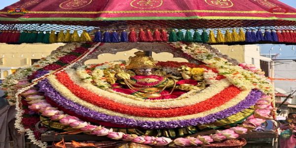 देवी चामुंडेश्वरी देवी चामुंडेश्वरी