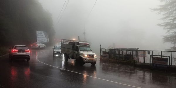 अक्टूबर में बर्फ से लकदक हिमाचल के पहाड़, शीतलहर तेज, सात डिग्री लुढ़का पारा