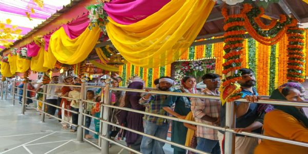 माता बाला सुंदरी मंदिर त्रिलोकपुर में उमड़ा श्रद्धा का सैलाब, 30 हजार लोगो ने किये दर्शन 