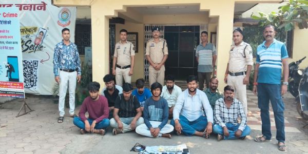 जांजगीर-चांपा में जुए के फड़ पर पुलिस की छापेमारी, 9 गिरफ्तार, 47,500 रुपये नकद सहित वाहन और मोबाइल जब्त