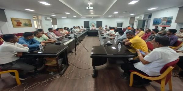 पूजा पंडालों में सुरक्षा और शांति व्यवस्था बनाए रखने के निर्देश