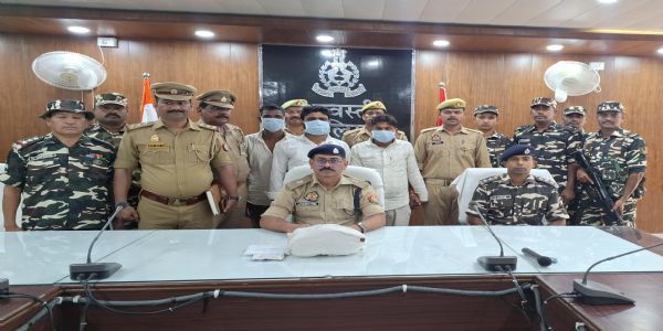 श्रावस्ती : भारत-नेपाल सीमा पर 6.820 किलो चरस बरामद, तीन गिरफ्तार