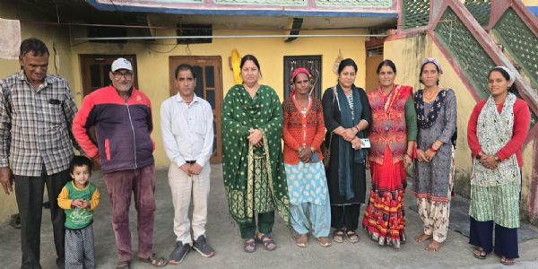 सरकार की योजनाओं का लाभ उठाकर स्वरोजगार से जुड़ें युवाः सोना
