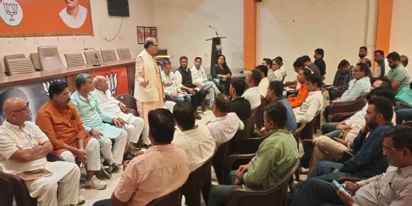 बूथ और शिक्षण संस्थान प्रभारियों के कंधों पर अहम जिम्मेदारी : डॉ जयपाल सिंह व्यस्त
