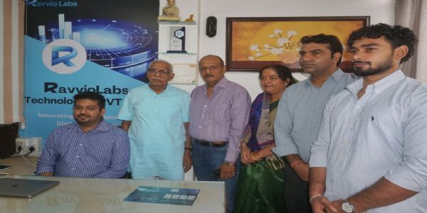 जयपुर की रेवियोलैब्स ने लॉन्च किया एआई आधारित स्कूल प्लेटफॉर्म ‘SKOOLR V2’