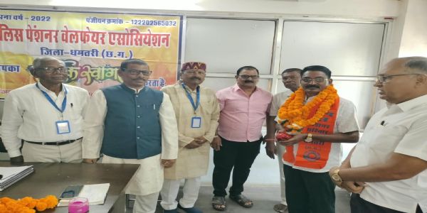 पुलिस पेंशनर वेलफेयर एसोसिएशन ने किया वरिष्ठजनों का सम्मान