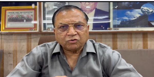राहुल गांधी के सुप्रीम कोर्ट मार्च पर अधिवक्ताओं ने जताया विरोध, संसद में नया प्रस्ताव लाने पर विचार की सलाह