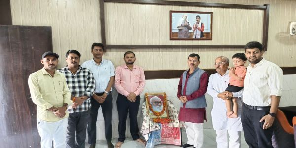 राष्ट्रऋषि नानाजी देशमुख की जयंती पर पुष्पार्चन कर किया गया नमन, उनके आदर्शों और कार्यों को किया याद