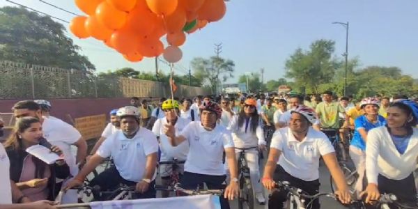 94वें फिट इंडिया संडेज़ ऑन साइकिल में केन्द्रीय मंत्री मनसुख मांडविया ने की भागीदारी,सक्रिय जीवनशैली का संदेश