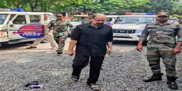 नाबालिग से यौन शोषण के आरोप में कोडरमा के सिविल सर्जन गिरफ्तार