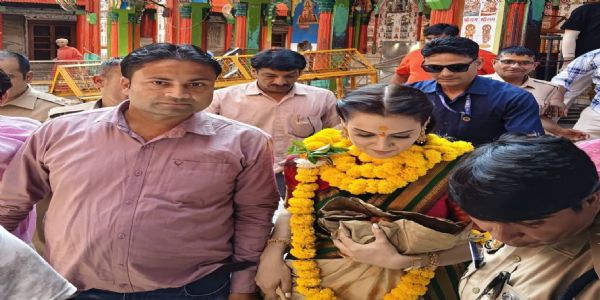 फिल्म अभिनेत्री व सांसद कंगना रनौत ने अयोध्या में रामलला के दर्शन किए